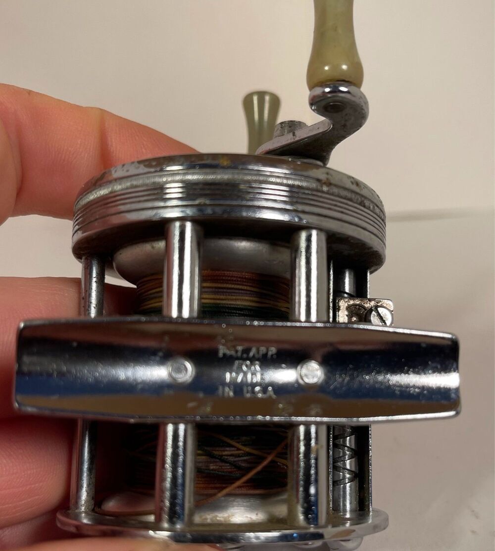 Bronson Lashless 1700 Casting Reel Made in USA Level Wind Vintage - Picture 2 of 5